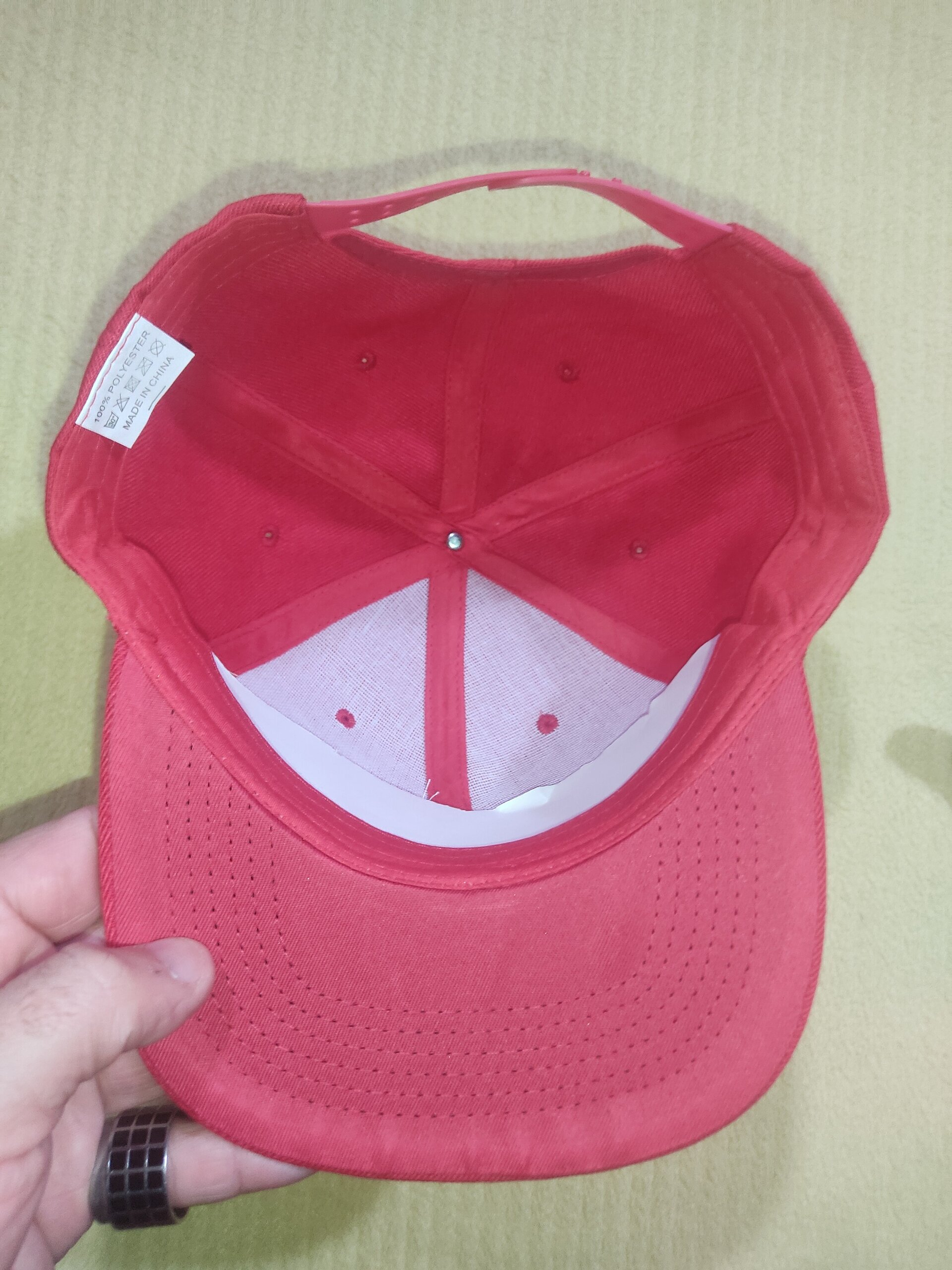 Gorra 1 roja letra A - 4