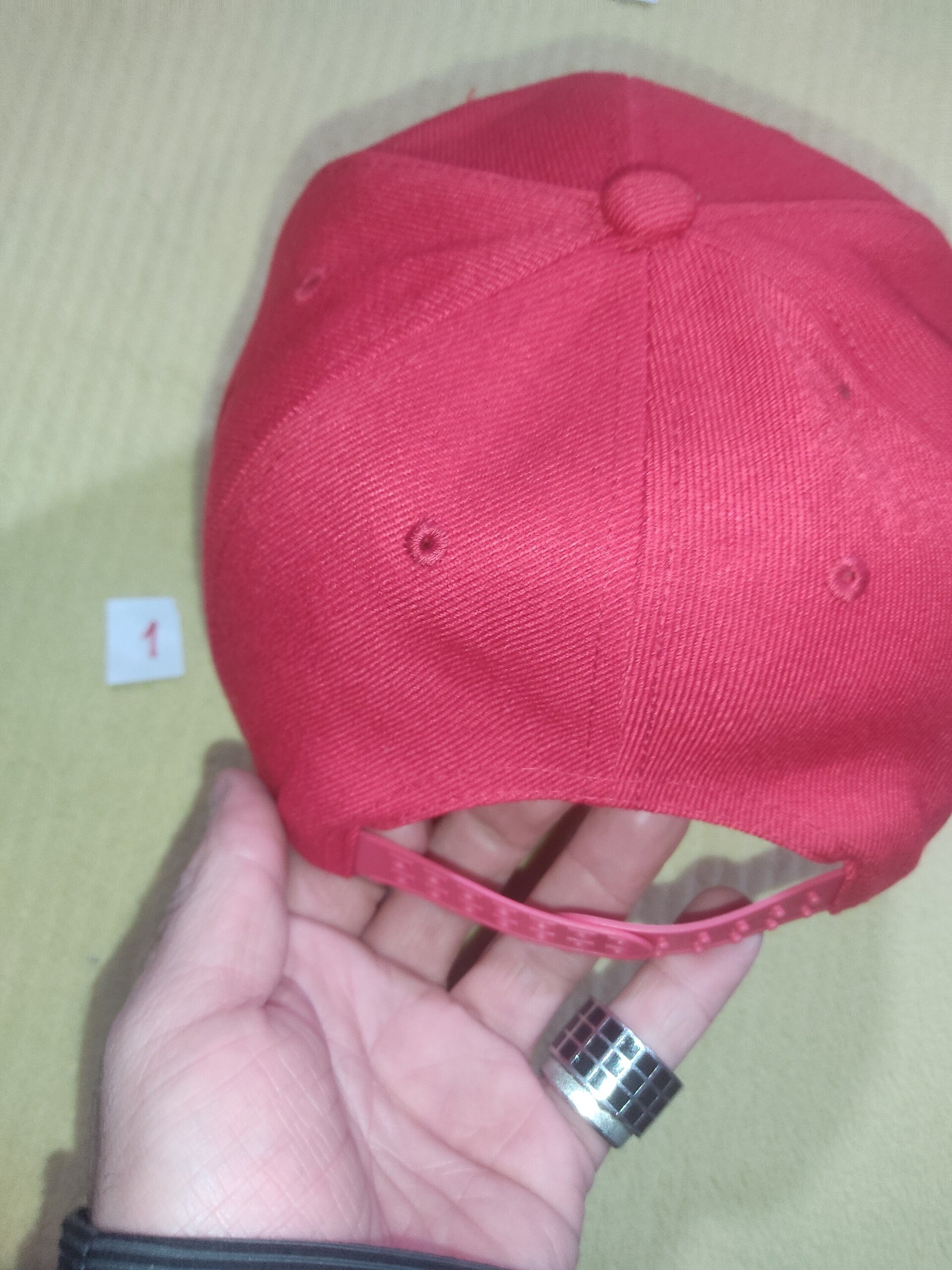 Gorra 1 roja letra A - 2