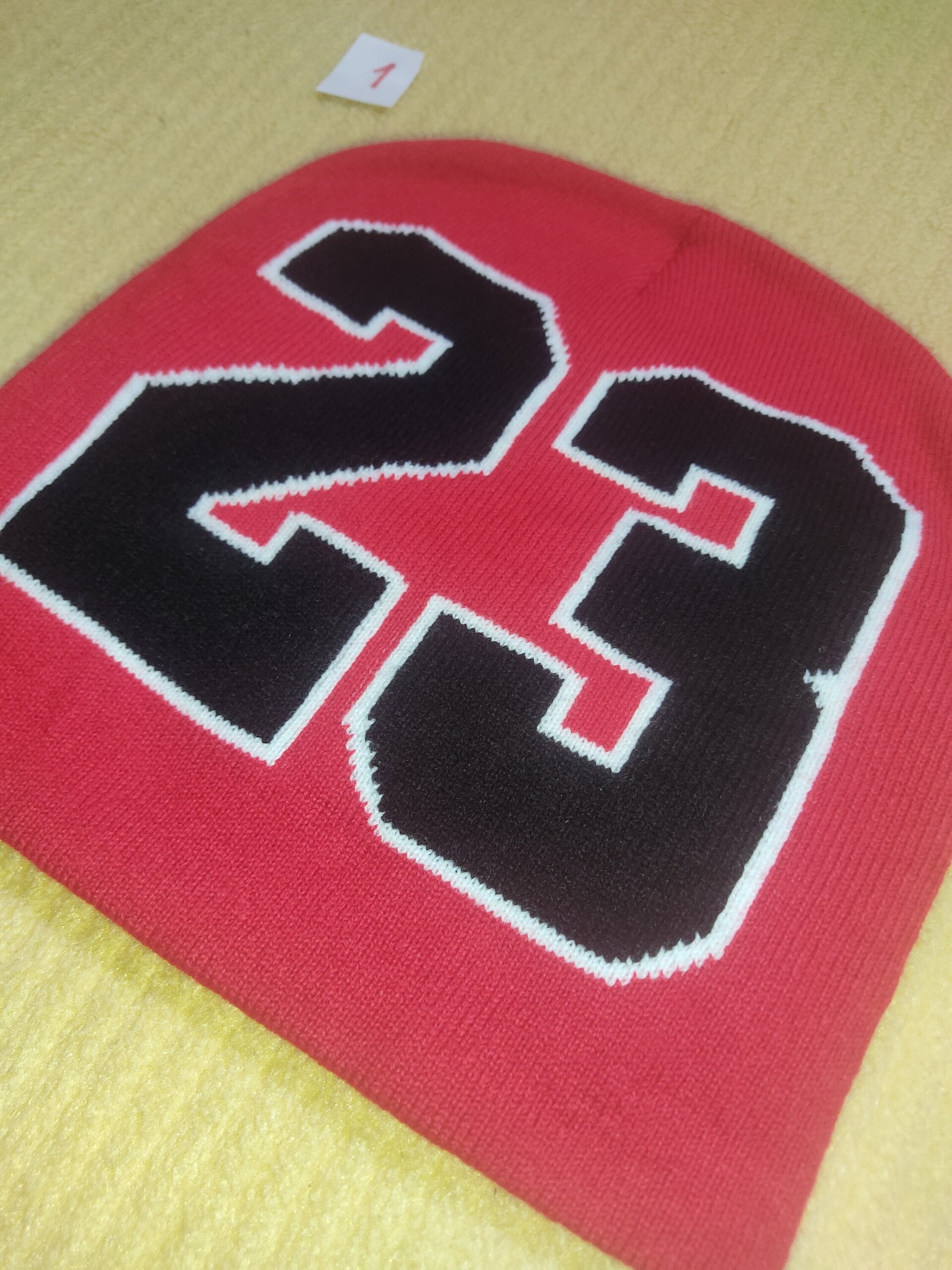 Gorro 1 rojo con número 23 - 2