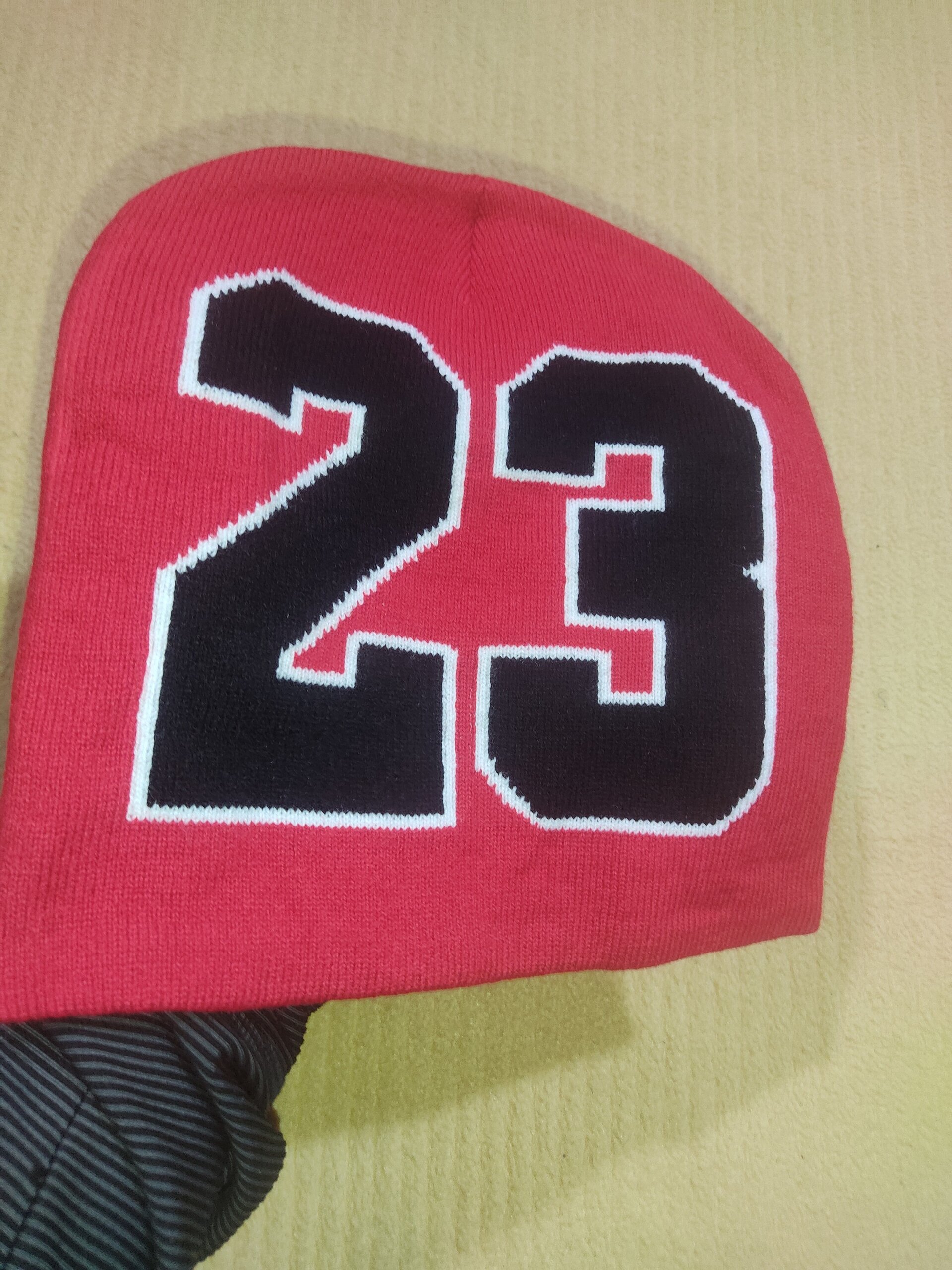 Gorro 1 rojo con número 23 - 4