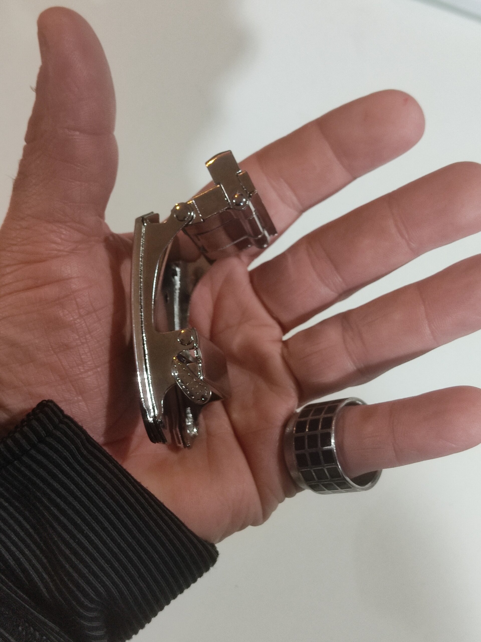 Hebilla de cinturón 9 plateada en Z - 2