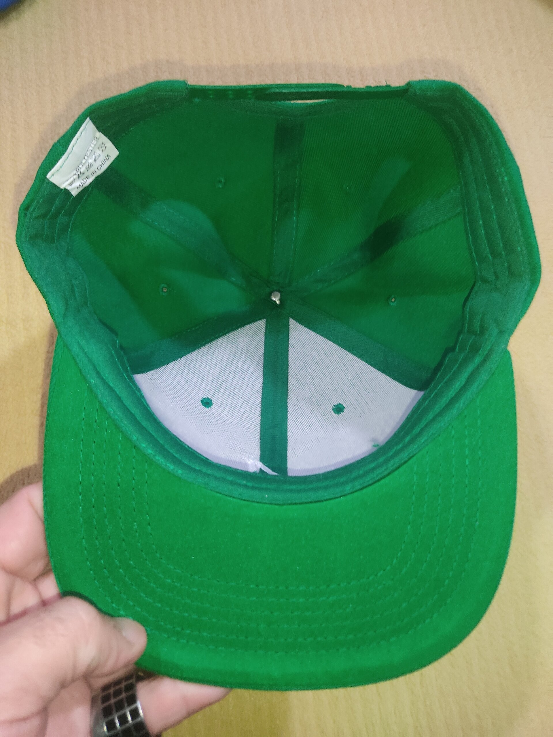 Gorra 1 verde letra  A - 4