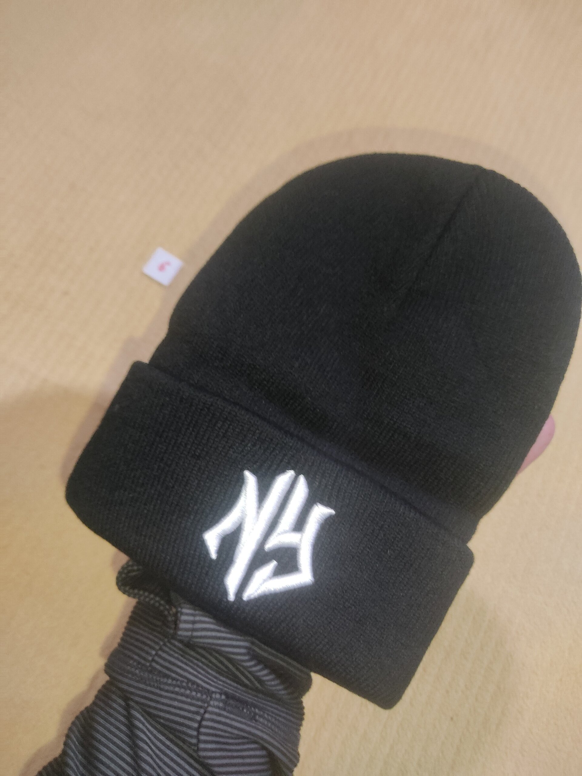Gorro 6 NY negro con blanco - 2