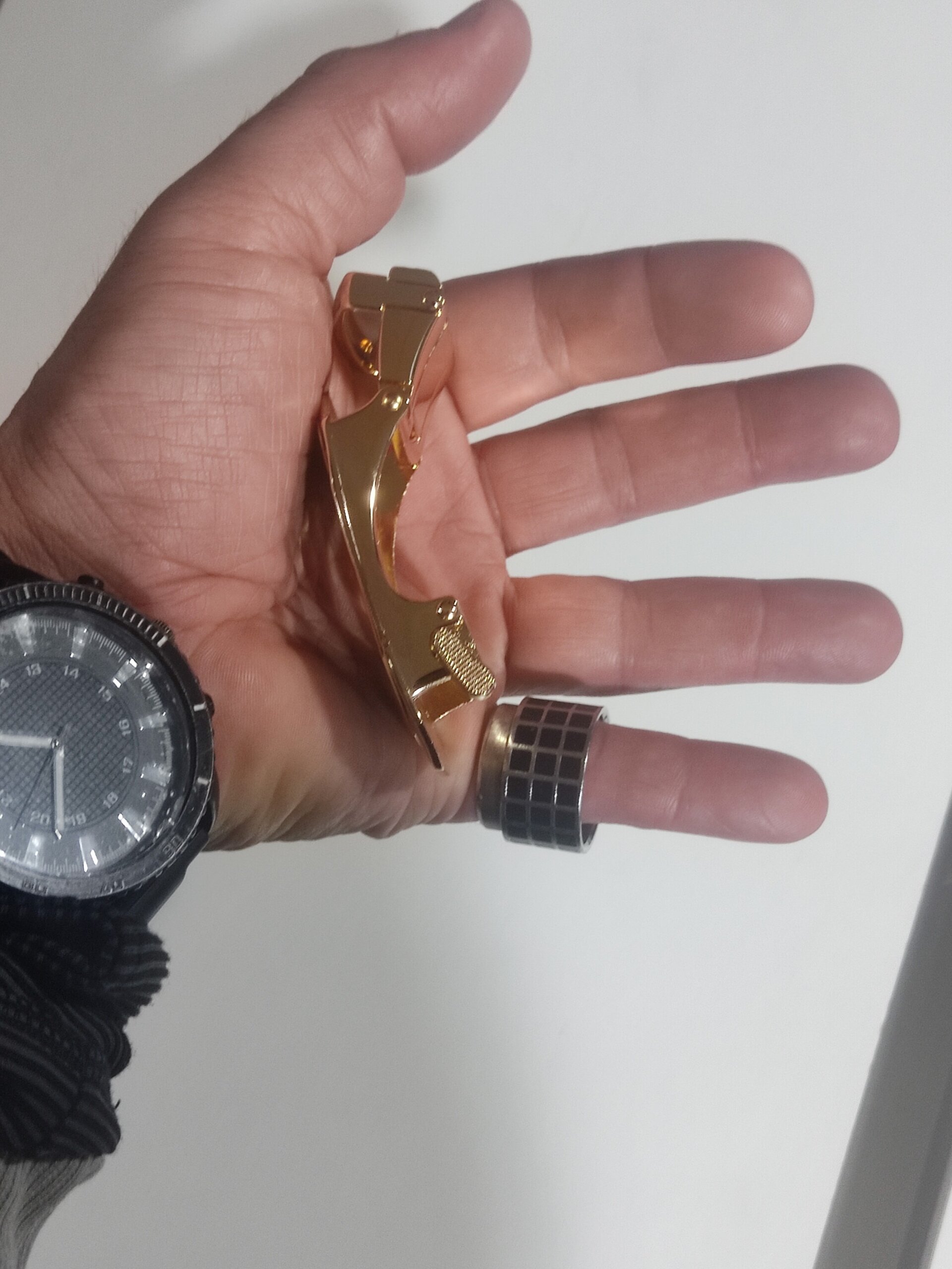 Hebilla de cinturón 33 negra dorada - 2